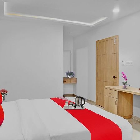 Oyo Flagship Hotel Bluemoon Warangal Exterior photo