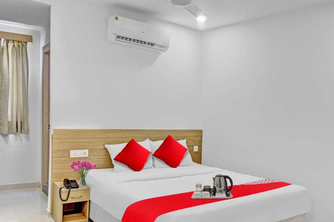 Oyo Flagship Hotel Bluemoon Warangal Exterior photo